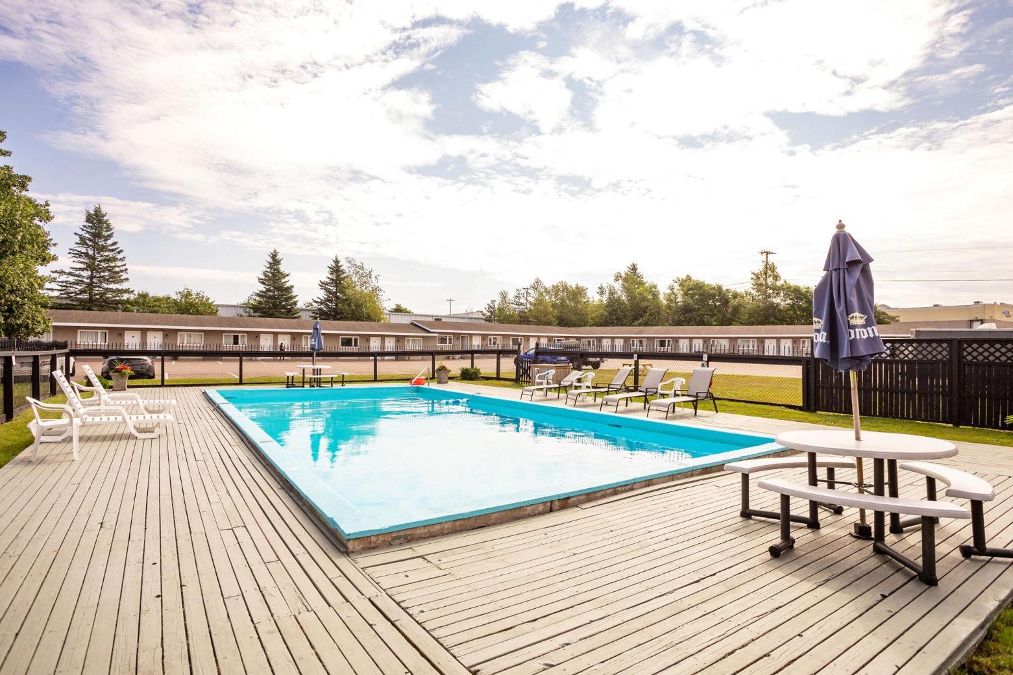 Canadas Best Value Inn & Suites-Шарлоттаун Экстерьер фото